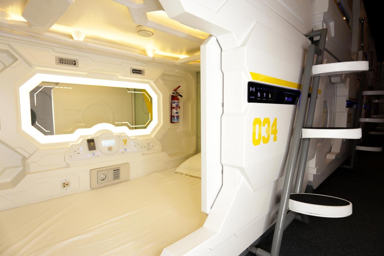 The Yellow Capsule Cancun Close To Airport Eksteriør bilde