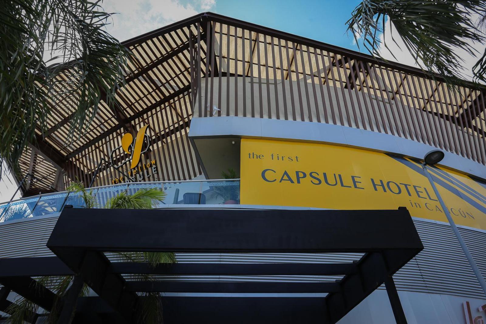 The Yellow Capsule Cancun Close To Airport Eksteriør bilde