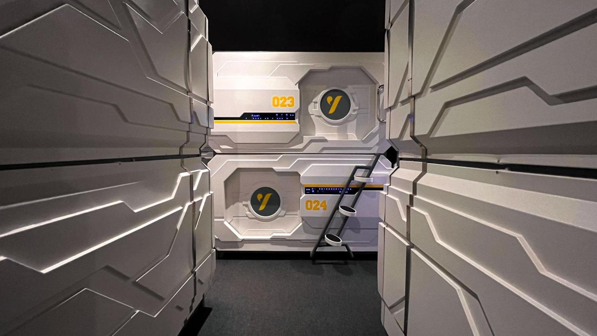 The Yellow Capsule Cancun Close To Airport Eksteriør bilde